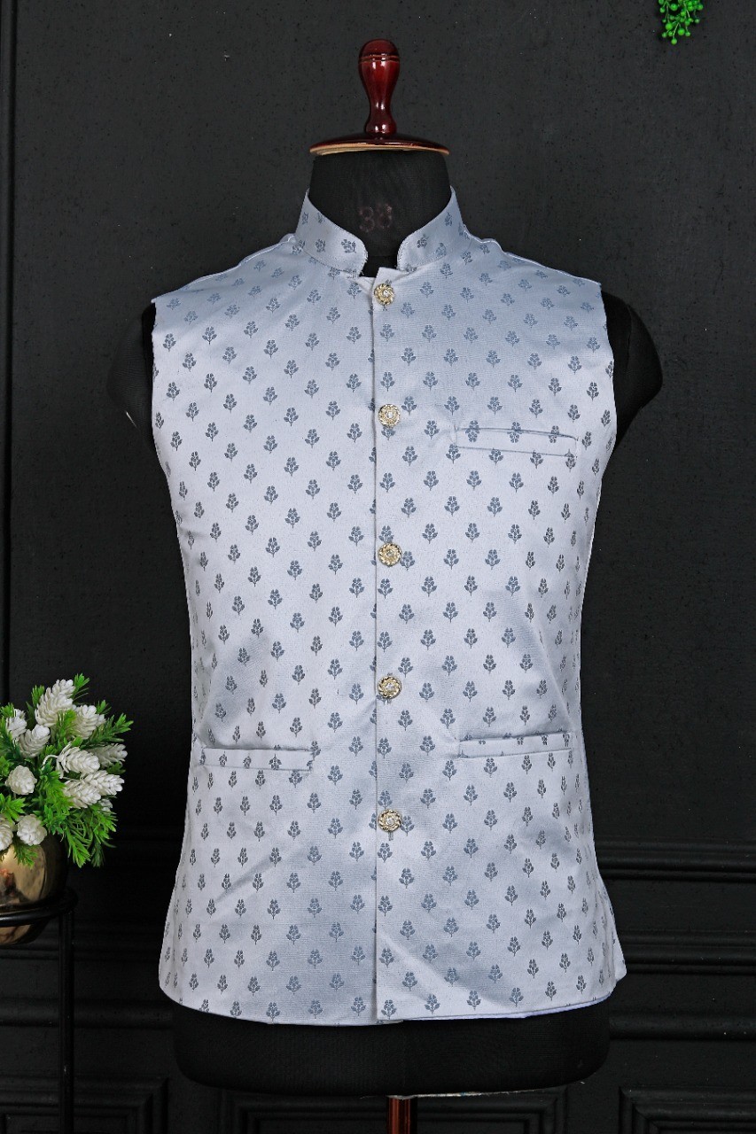 Men's traditional coti