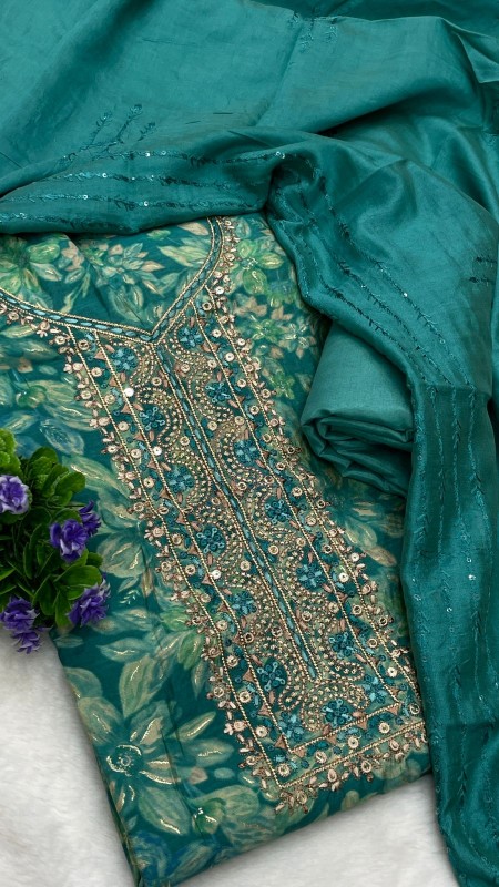 MASLIN DIGITAL PRINT NECK HANDWORK